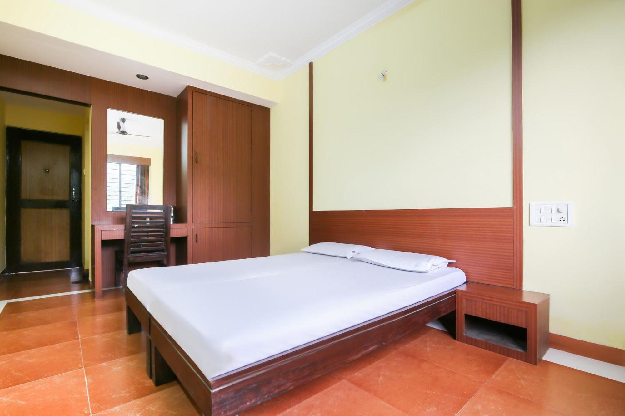 Hotel O Raviraj Classic Cana Extérieur photo